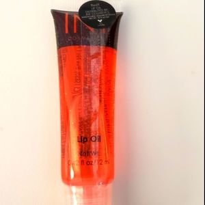 INT Cosmetics Lip Oil